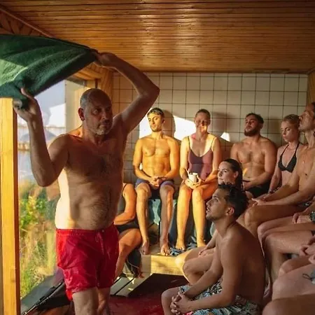 Close To Downtown And Water Apartment