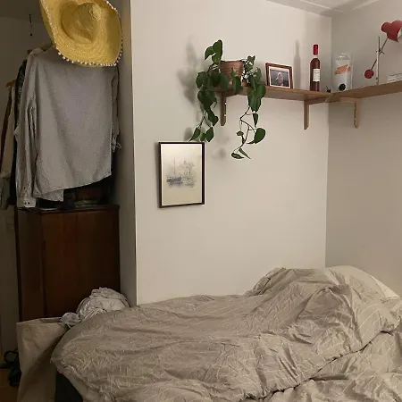 Apartment Close To Downtown And Water